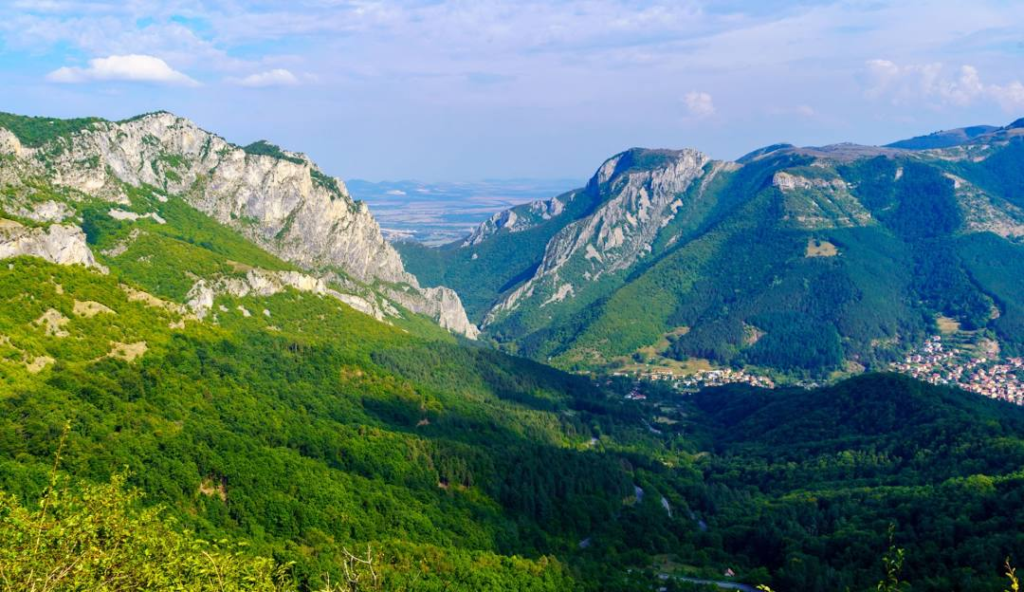 Открийте 3 скрити бижута за къмпинг в България, които трябва да посетите